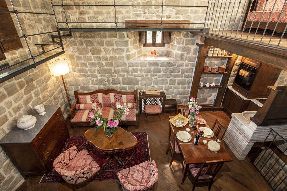 Nähe Florenz träumt Torre Medieval Lungarno Panorama-Jacuzzi für Verliebte in Pratovecchio, Pratovecchio Stia
