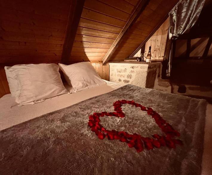 Location de vacances pour 2 personnes, avec terrasse et jardin à Salles-la-Source - 2