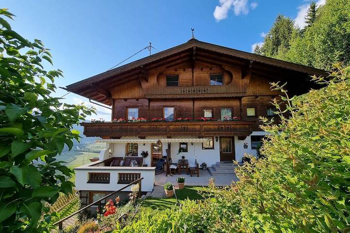 Ferienhaus für 7 Personen, mit Pool und Garten im Zillertal