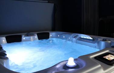 Gîte pour 2 personnes, avec jacuzzi et terrasse ainsi que jardin et sauna en Vendée