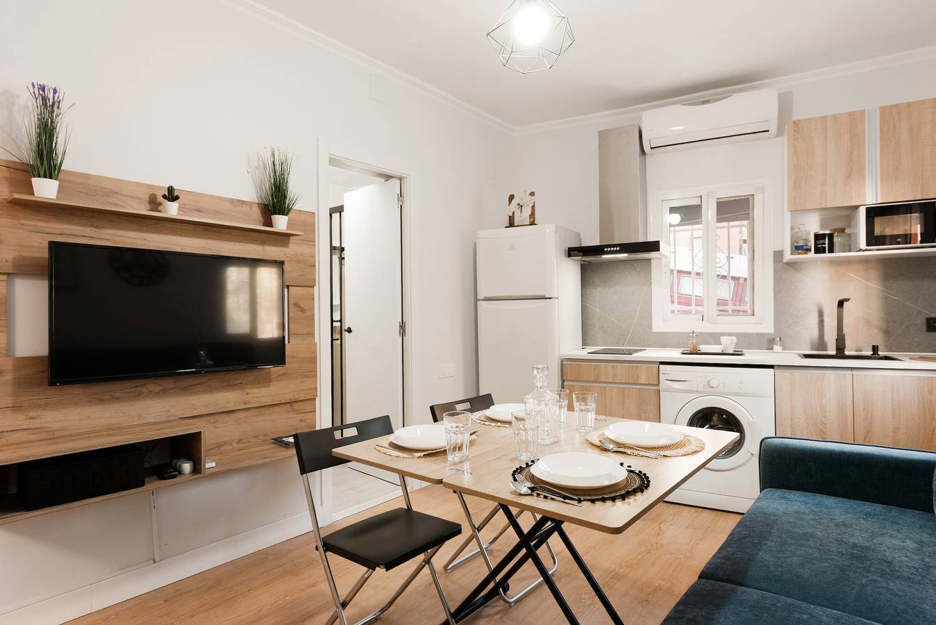 Apartamento inteiro, Apartamento 'Auromar 1' com Wi-Fi e Ar Condicionado in Ciudad Jardín (Málaga), Malaga
