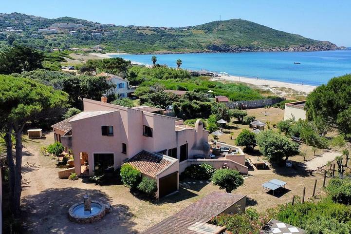 Location de vacances pour 12 personnes, avec balcon et jardin dans Plage du Péro