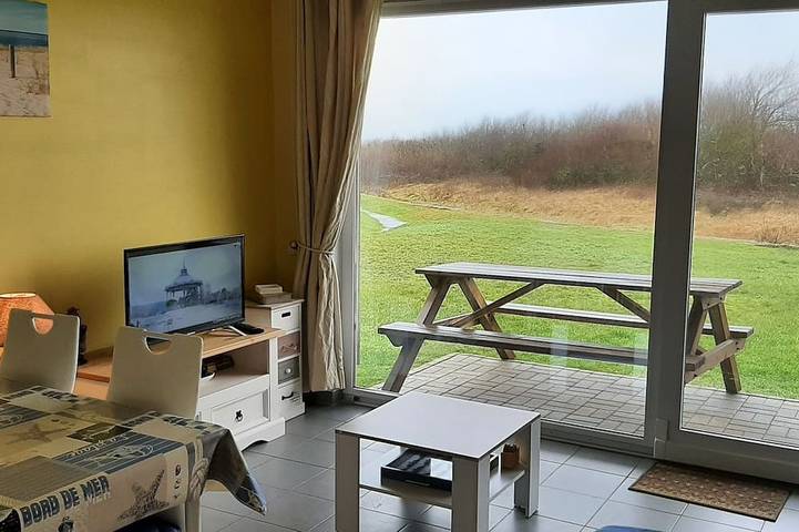 Apartamento entero, Apartamento con vistas al mar para 4 personas. WIFI gratuito y estacionamiento privado in Wimereux, Boulogne-sur-Mer region