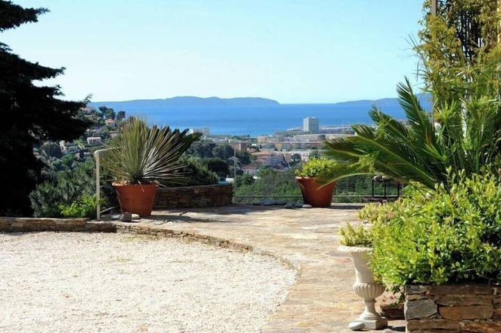 Villa pour 8 personnes, avec balcon et jardin à Bormes-les-Mimosas