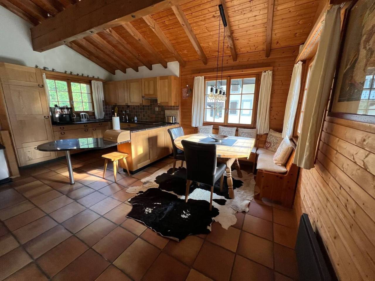 Chalet mit Seeblick, Jacuzzi, Sauna und Garten in Champex-Lac, Orsières