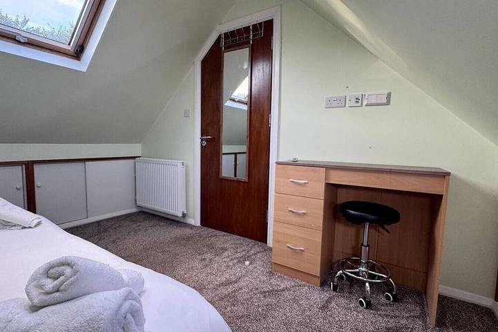 Large Home In Barking 1gbps WiFi & Free Parking in Barking e Dagenham, Londra