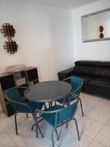 Gîte pour 3 personnes, avec terrasse à Port-Saint-Louis-du-Rhône