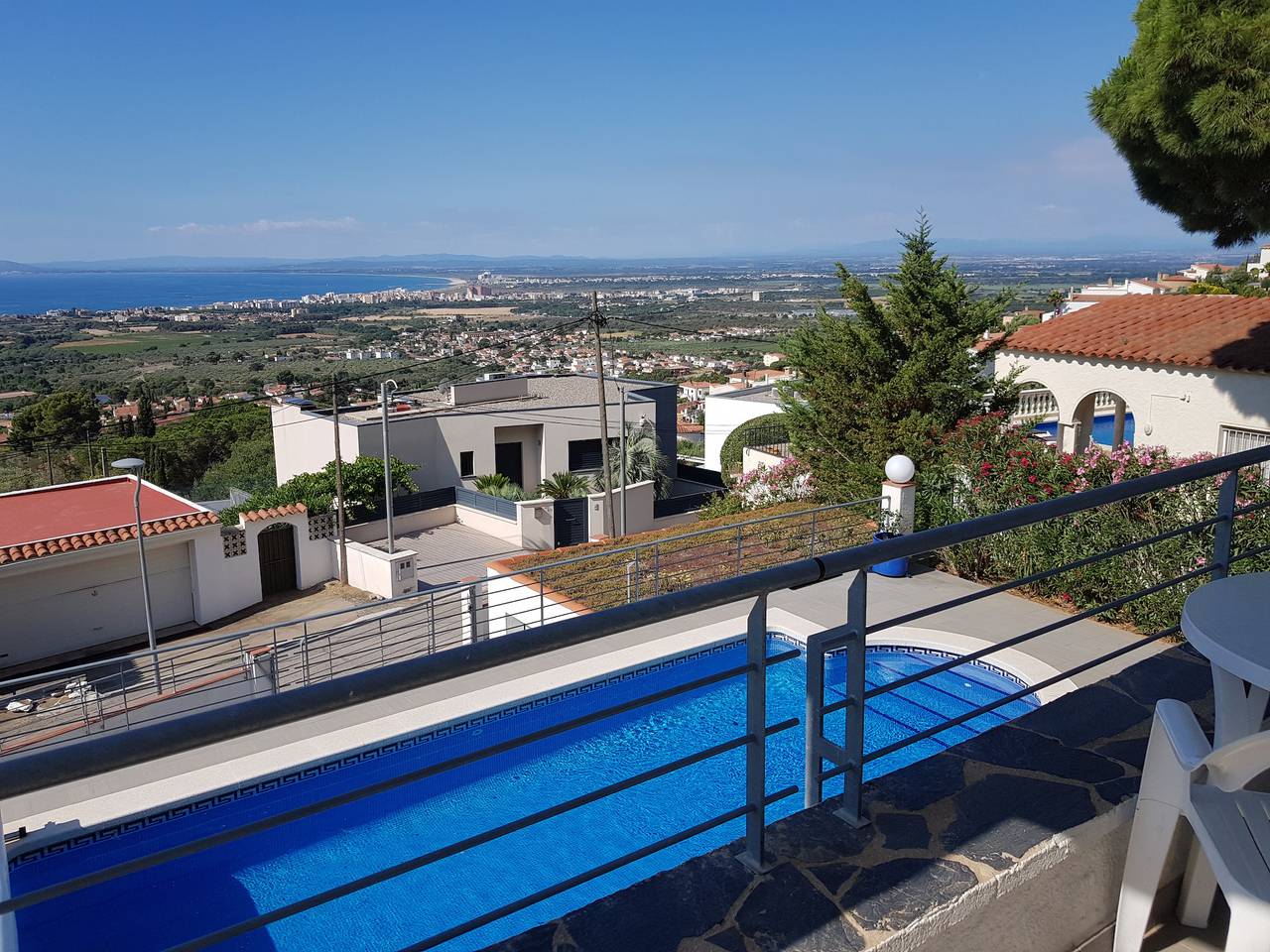 Villa für 4 Personen mit Terrasse in El Mas Fumats, Roses
