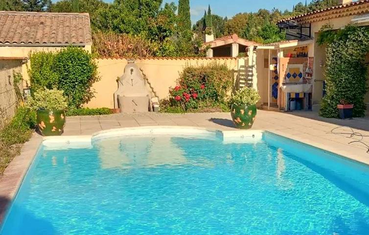 Location de vacances pour 4 personnes, avec terrasse et jardin, animaux acceptés à Vaison-la-Romaine - 2