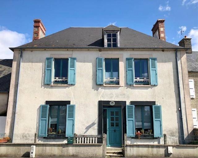 Gîte pour 6 personnes, avec jardin à Méautis