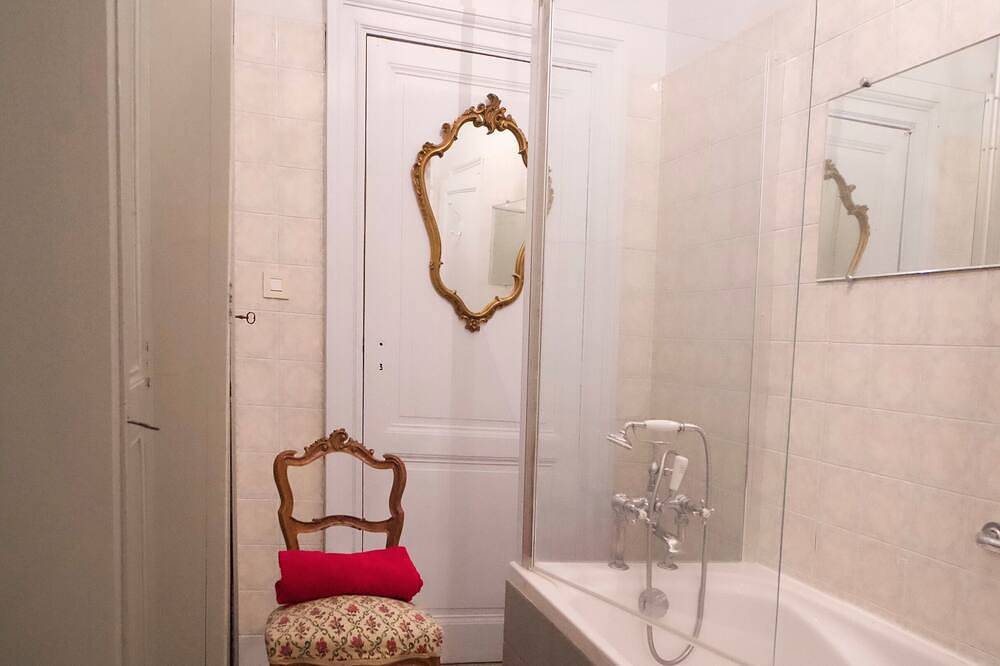 Manoir de la Salle du Roc - romantic suite 30 M2 Joséphine, Near Chenonceau  in Bourré, Región de Blois