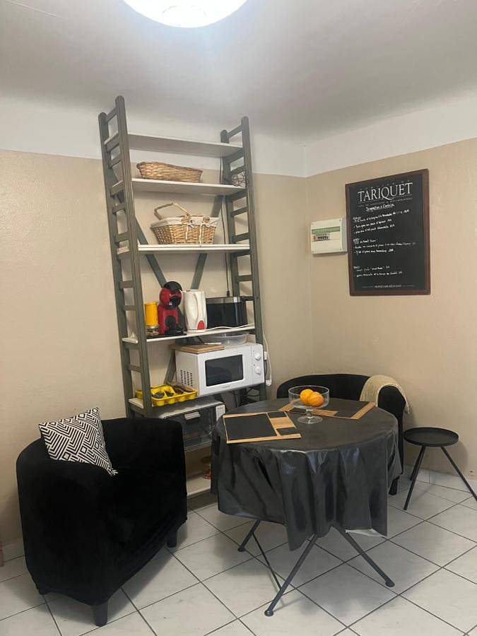 Appartement entier, Pause à Beaucaire avec garage à vélo ou moto in Beaucaire, Région de Nîmes