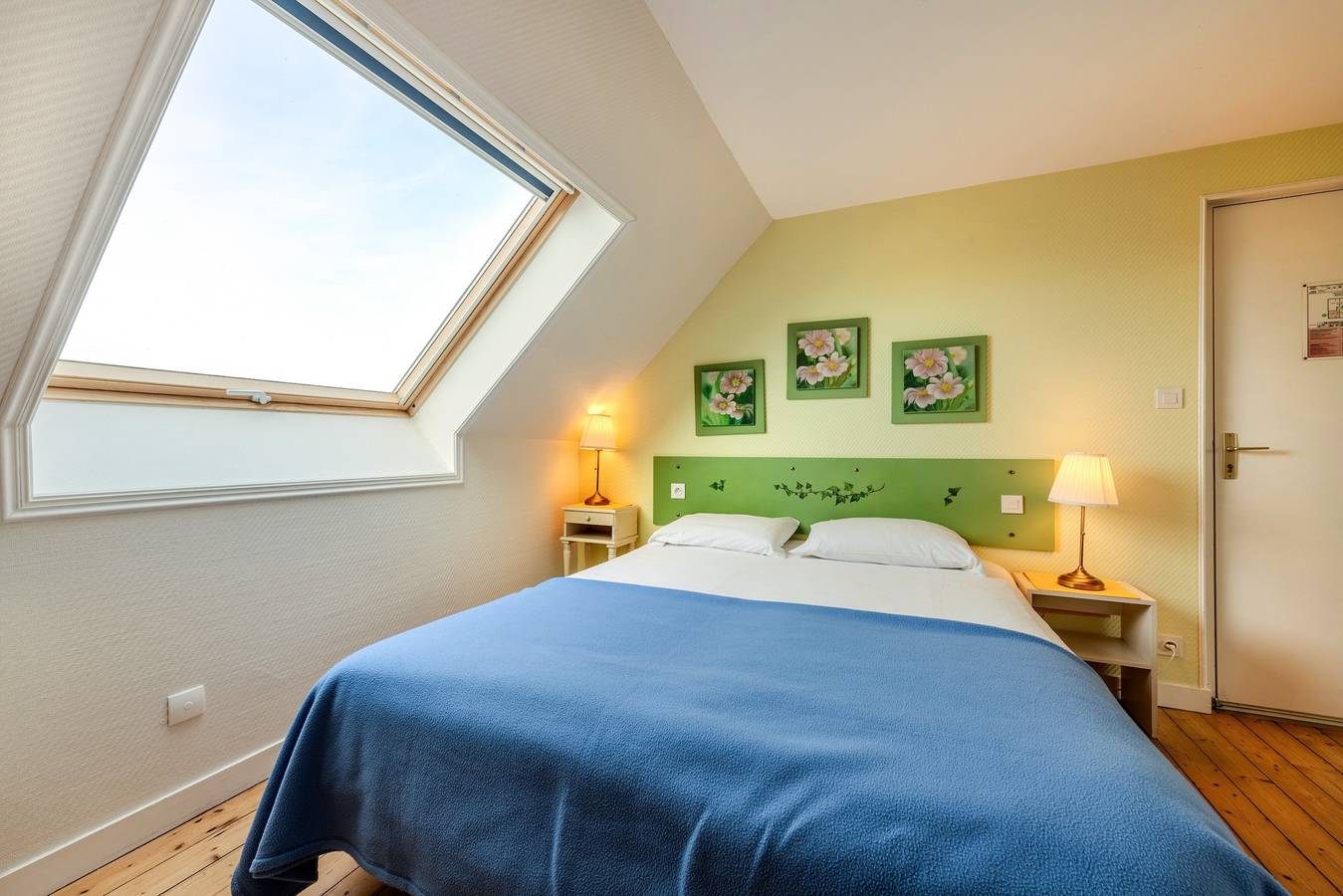 Habitación 'La Demeure Océane - Côté Jardin' con vistas al mar y jardín compartido in Ploudalmézeau, Región de Brest