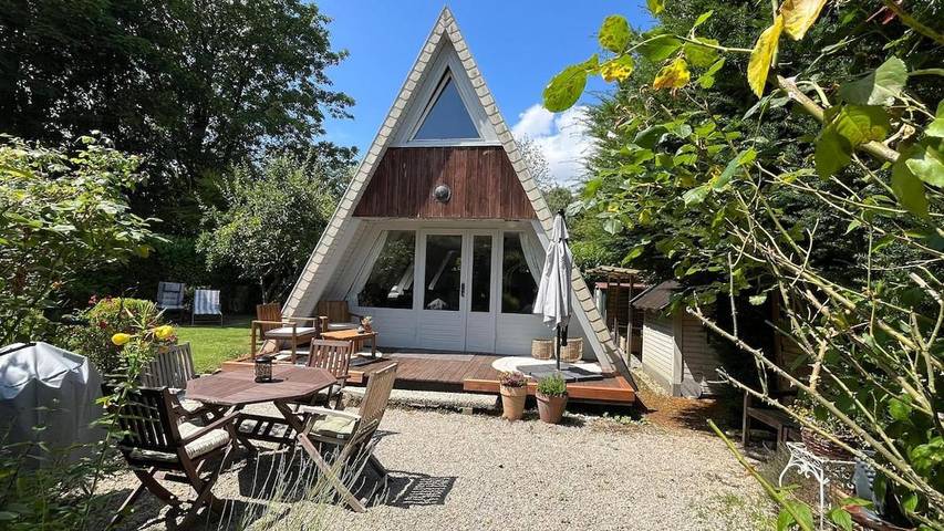 Ferienhaus für 4 Personen, mit Terrasse und Garten sowie Pool