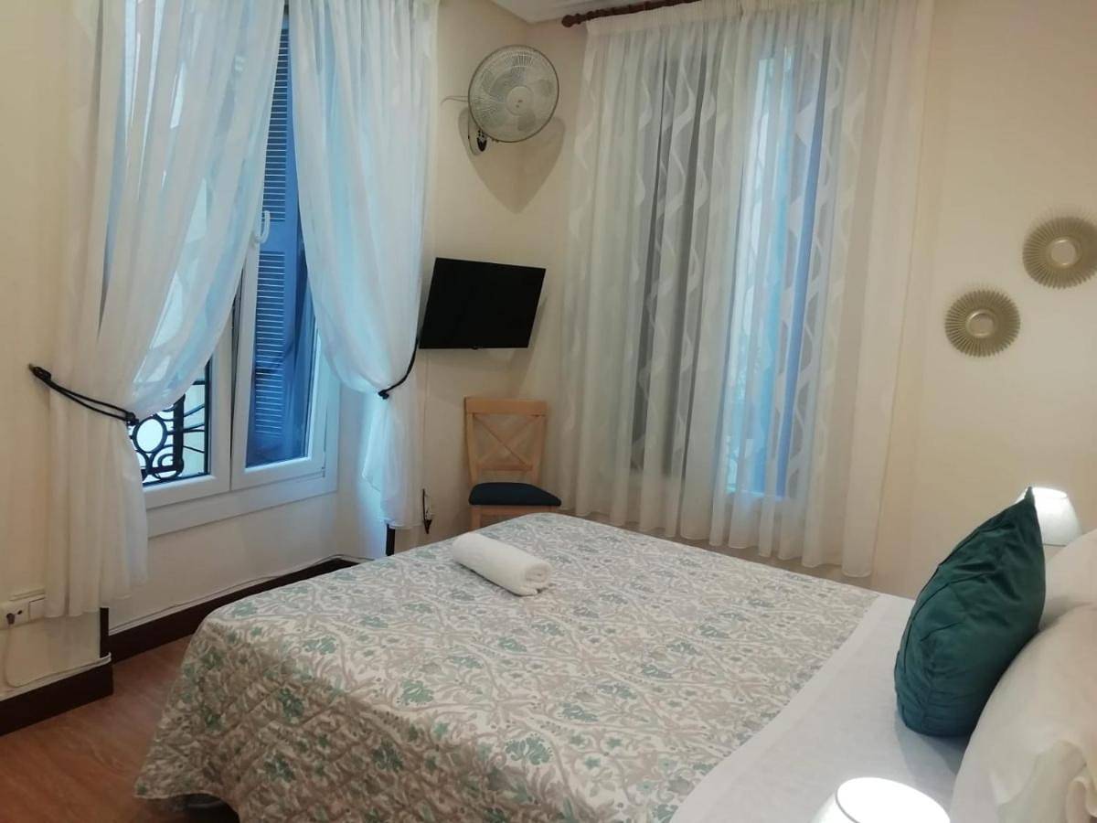 Pensión San Jerónimo in Playa de la Concha, San Sebastián