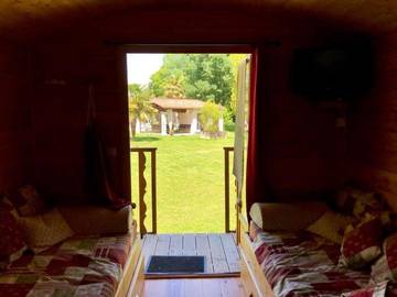 Gîte pour 4 personnes, avec vue et piscine ainsi que sauna et jardin, animaux acceptés à Matha