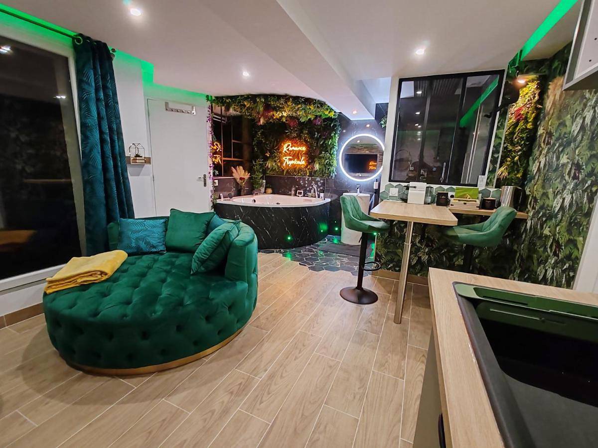 Appartement entier, Le Quai Amiénois - Romance Tropicale - Spa Romantique in Amiens, Région d'Amiens