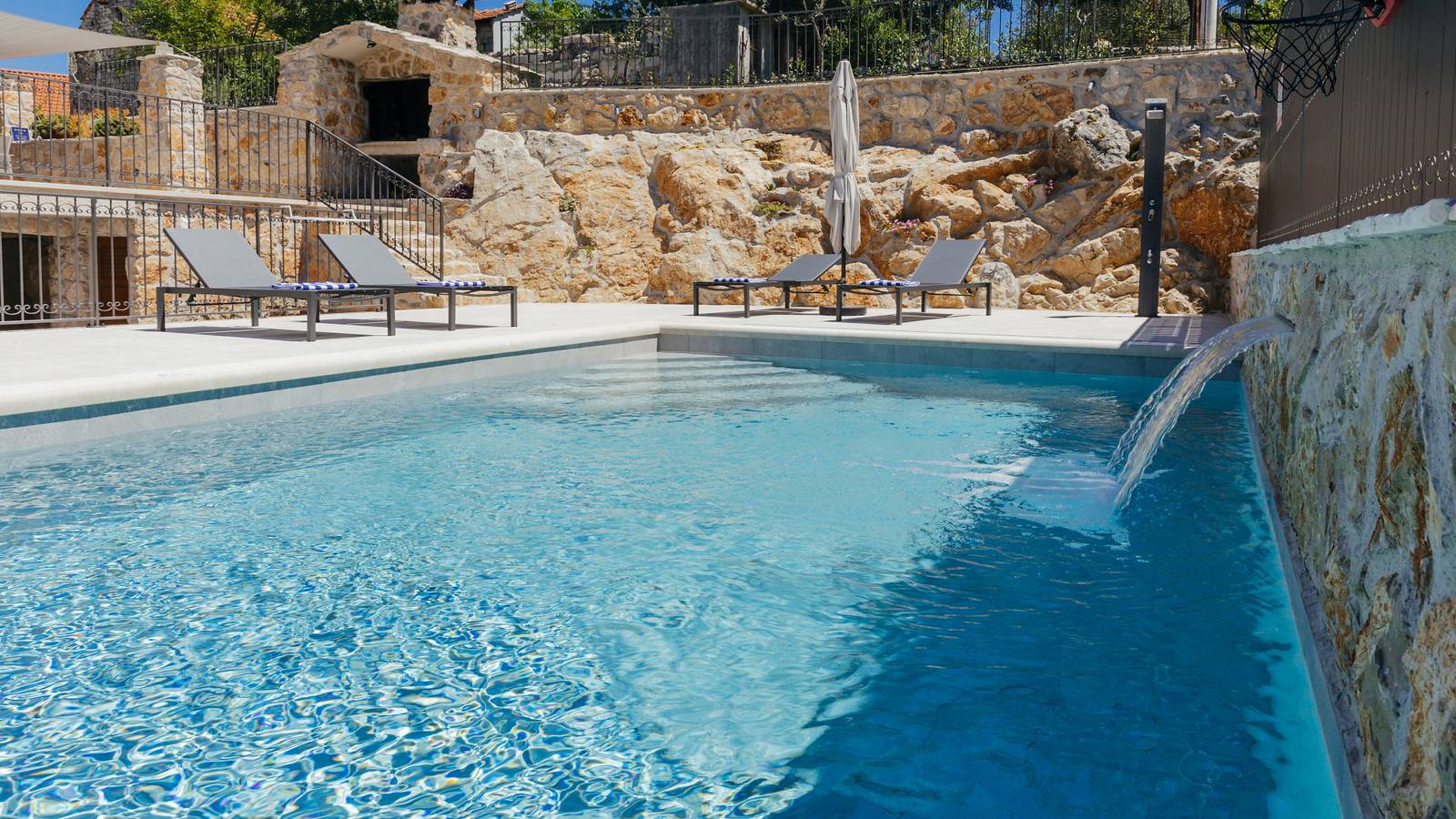 Villa Mila - Makarska by Villas Guide in Imotski, Makarska Riviera