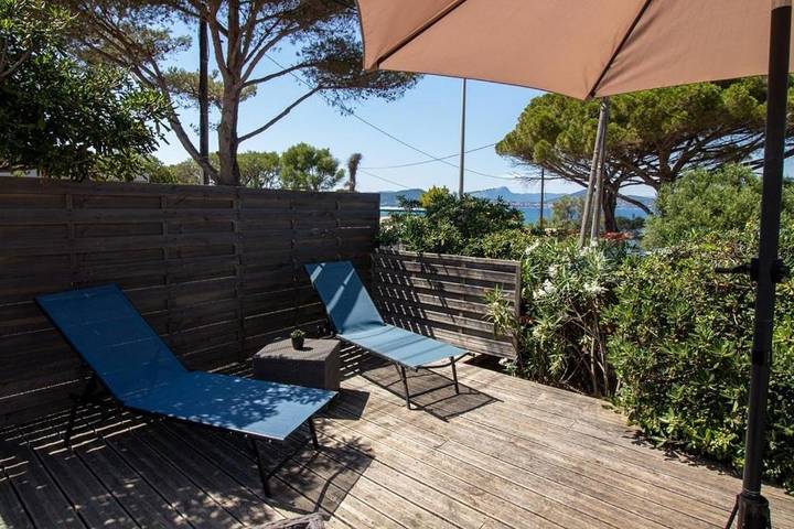 Gîte pour 2 personnes, avec terrasse et vue dans Plage de la Madrague (Giens) - 3