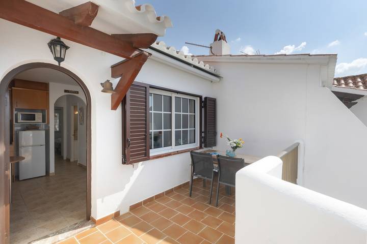 Ganze Wohnung, Ferienwohnung 'Safir Apartment' mit Meerblick, Wlan und Klimaanlage in San Jaime Mediterráneo, Alaior Gemeinde