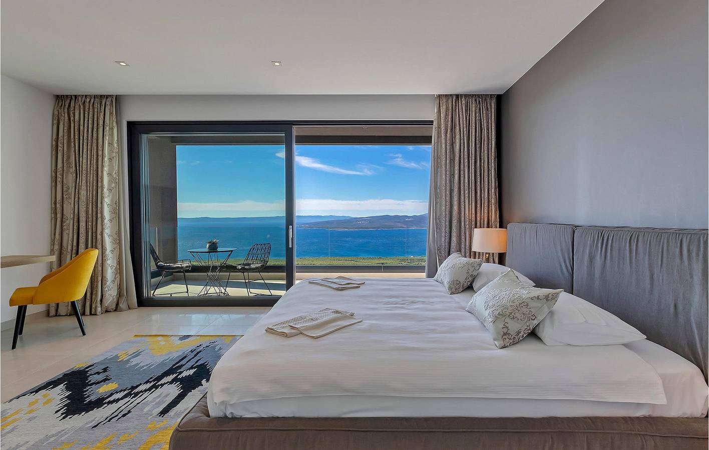 Gemütliche 1-Zimmer-Wohnung mit Pool, Terrasse und WLAN in Baska Voda, Makarska Riviera