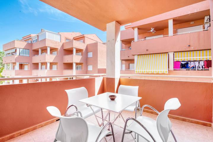 Entire apartment, Apartment "Castillo-playa" with Shared Pool, Private Terrace & Wi-Fi in Las Marinas, Dénia