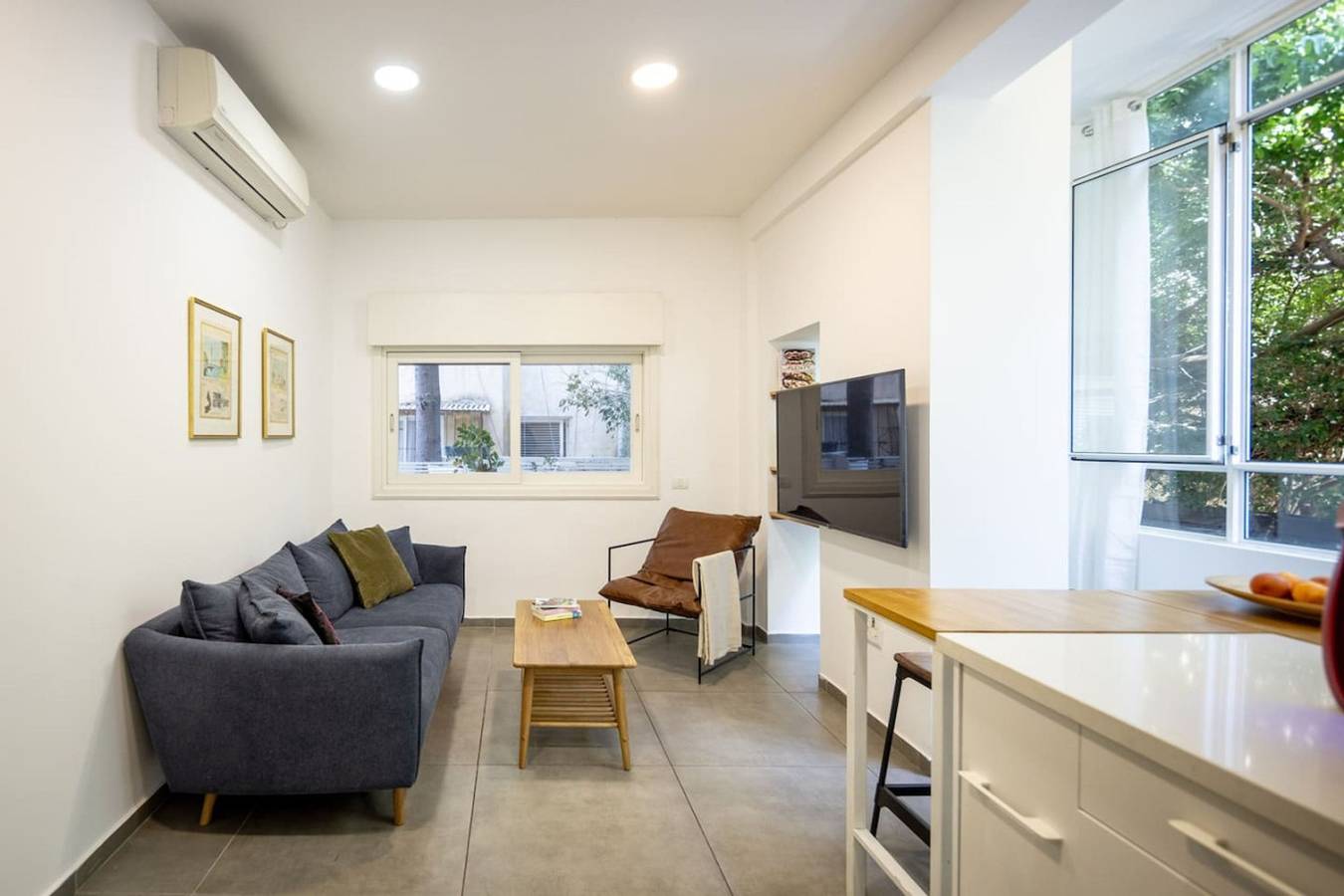 Entire apartment, Bauhaus Sea-Side Garden Haven by Sea N' Rent in Tel Aviv, Tel Aviv District