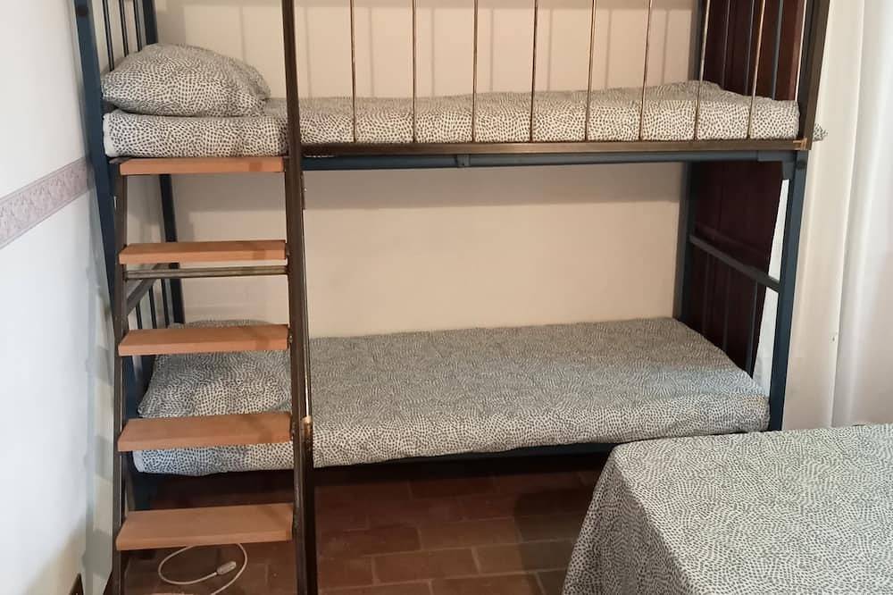 Small cottage near the Sibillini Mountains in Sant'Angelo in Pontano, Macerata Provinz