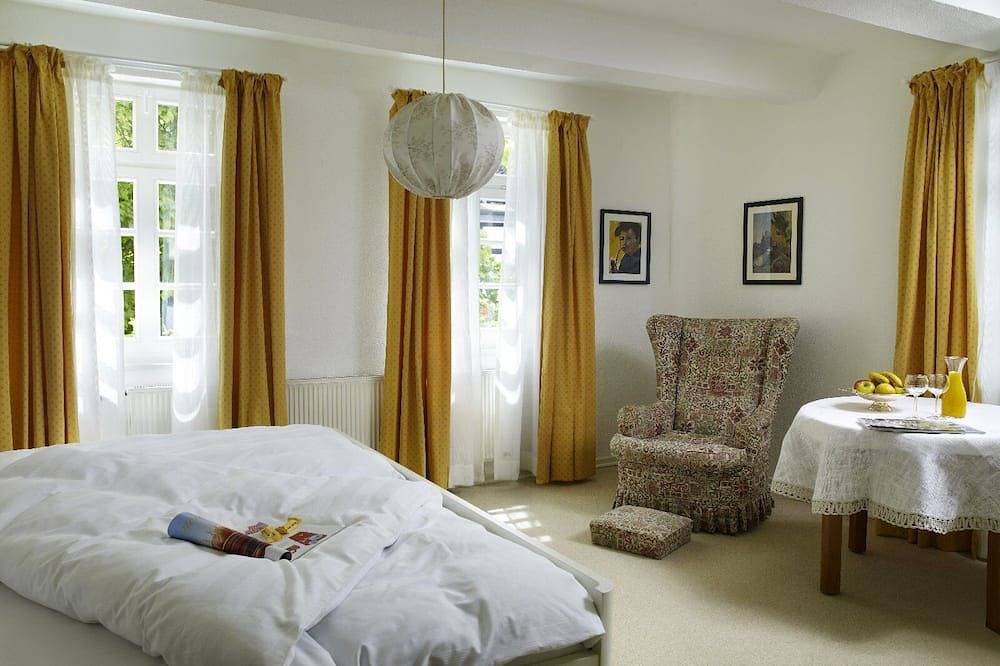 Ganze Wohnung, Doppelzimmer mit Badezimmer, Garten/Stadtblick in Kirchhundem, Sauerland