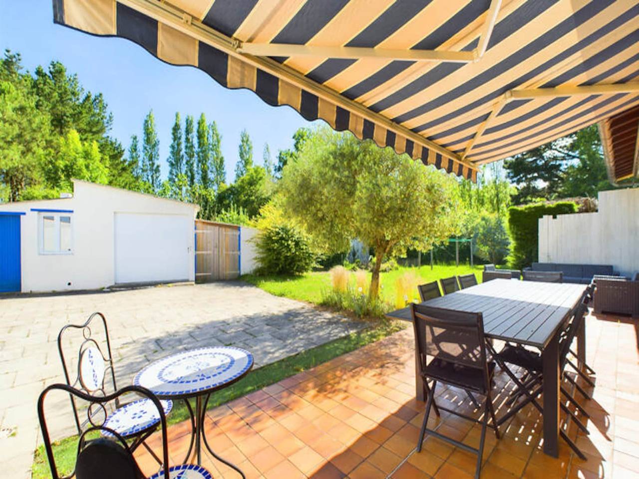 Entire apartment, Apartment near Dunes Beach & Vineyards in Brem-sur-Mer, Loire Valley
