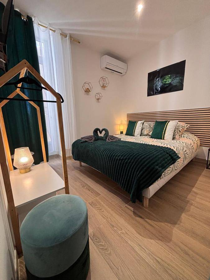 Deluxe Family Room in Narbonne, Côte méditerranéenne (France)