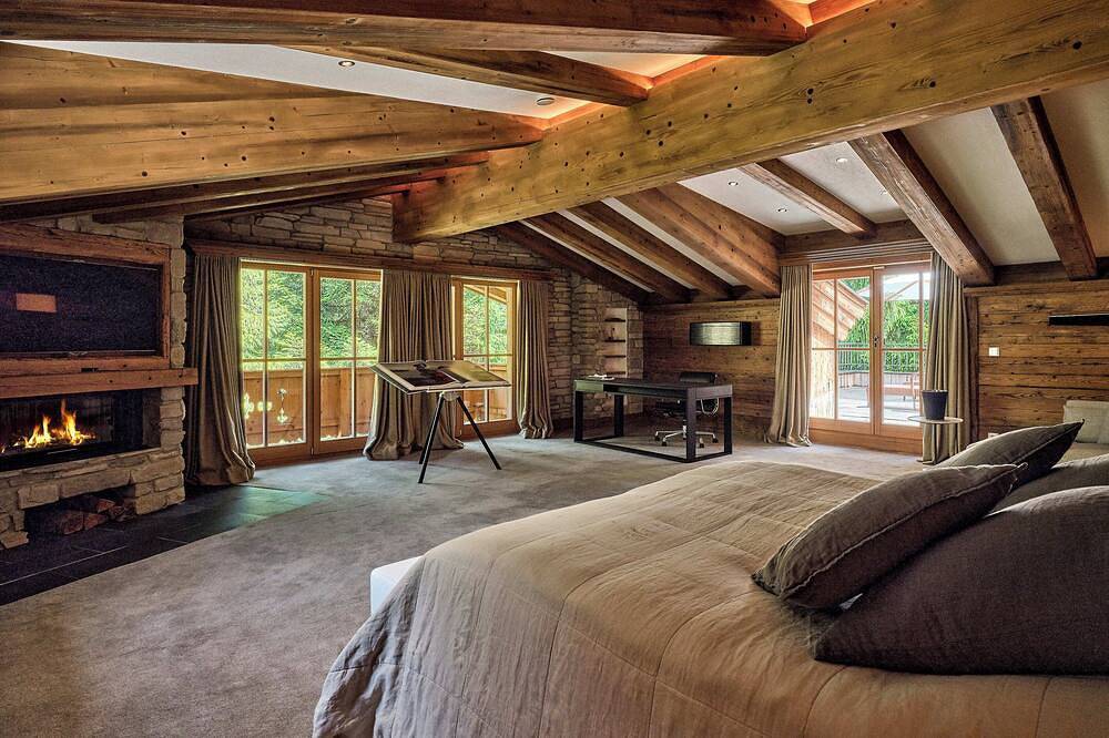 Ultra-Luxe Ski Chalet - Private Pools, Sauna, Theater, Gym & Panoramic Views in Jochberg, Bezirk Kitzbühel (stad)