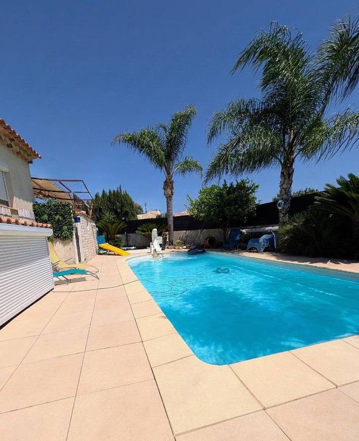 Gîte pour 6 personnes, avec Terrasse ainsi que Piscine et Vue à Solliès-Pont - 3