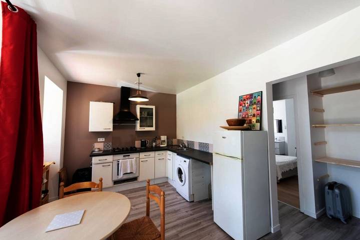 Location de vacances pour 4 personnes, avec piscine ainsi que vue et jardin à Gétigné - 2