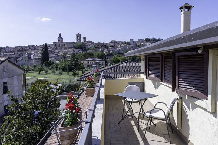 Appartamento intero, Un balcone su Spello by Ospitaci in Spello, Perugia e dintorni