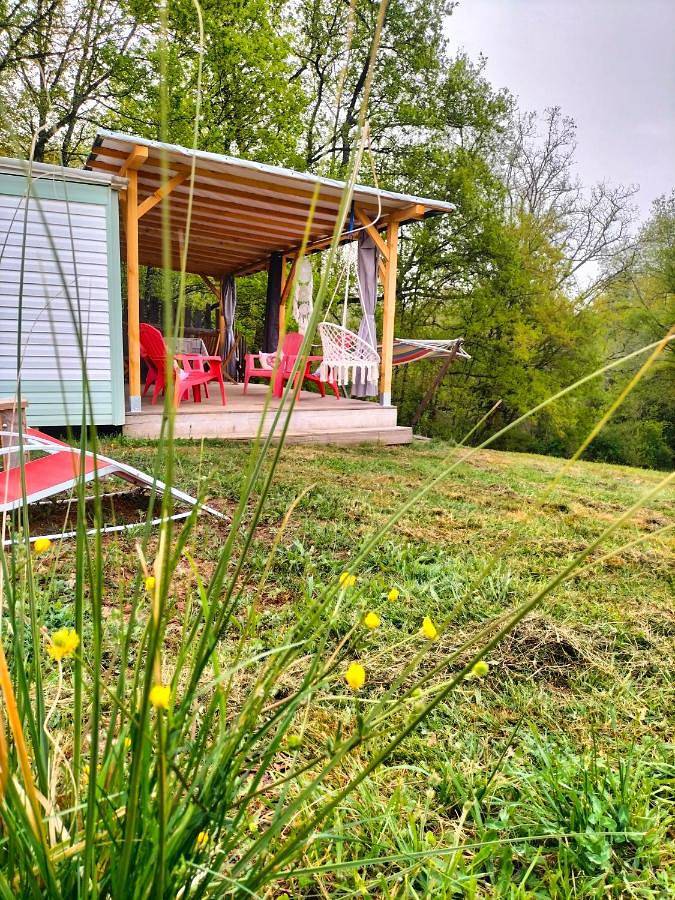Gîte pour 4 personnes, avec vue ainsi que piscine et terrasse à Montcléra - 2