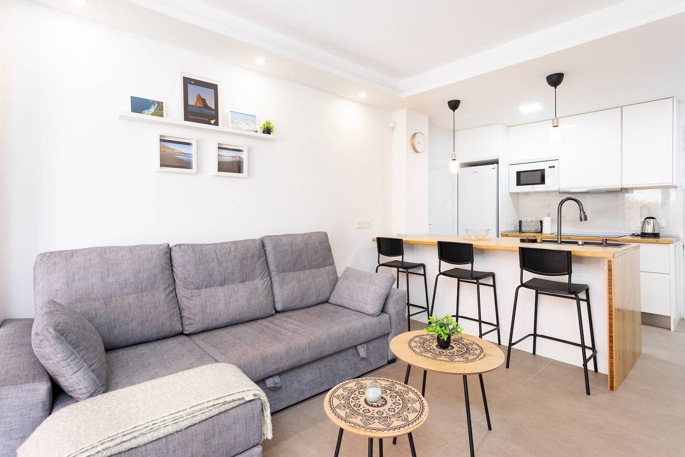 Entire apartment, Home2Book Sea View Apartment with Terrace & Pool in Las Caletillas, South Tenerife