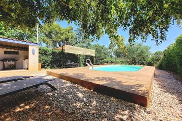 Gîte pour 5 personnes, avec jardin et terrasse à La Caunette