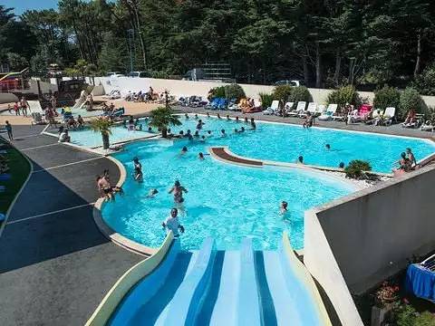 Camping pour 5 personnes à Brem-sur-Mer - 2