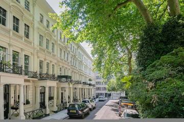 Vacation Rental for 4 Guests in London, South East England, Picture 4