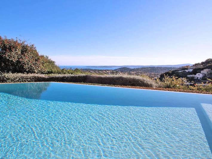 Location de vacances pour 10 personnes, avec jardin et piscine dans Golf Bluegreen Sainte-Maxime