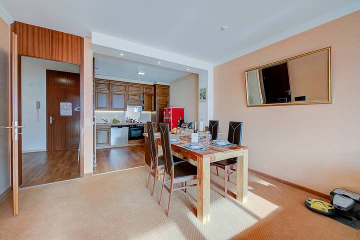 Entire apartment, Panorama Maggiore Apartment with Pool in Locarno in Monte Brè sopra Locarno, Locarno