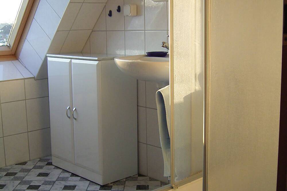 Ganze Wohnung, Ferienhaus Gerken - Fewo im Dachgeschoss in Krautsand, Drochtersen