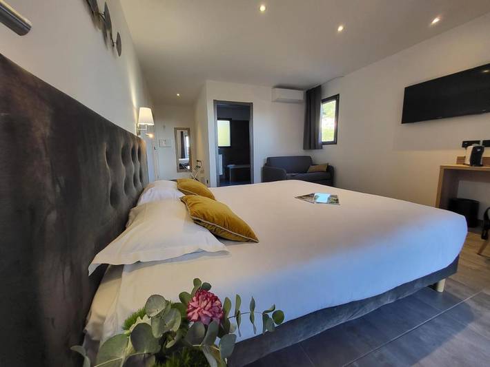 Hôtel pour 2 personnes, avec terrasse et piscine dans Miomo - 3