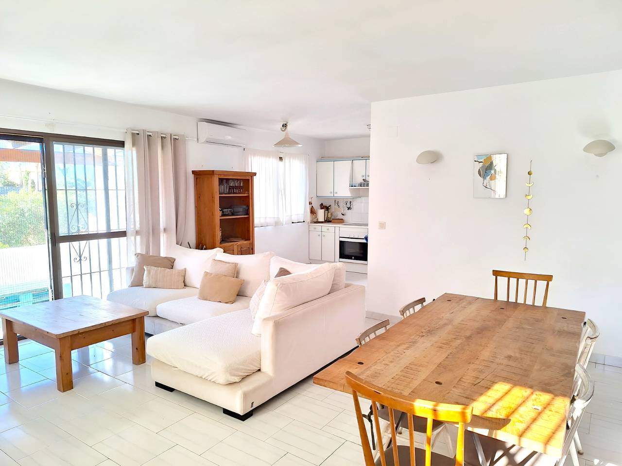 Casa de vacaciones 'Casita' con piscina compartida, Wi-Fi y aire acondicionado in Mijas Costa, Mijas