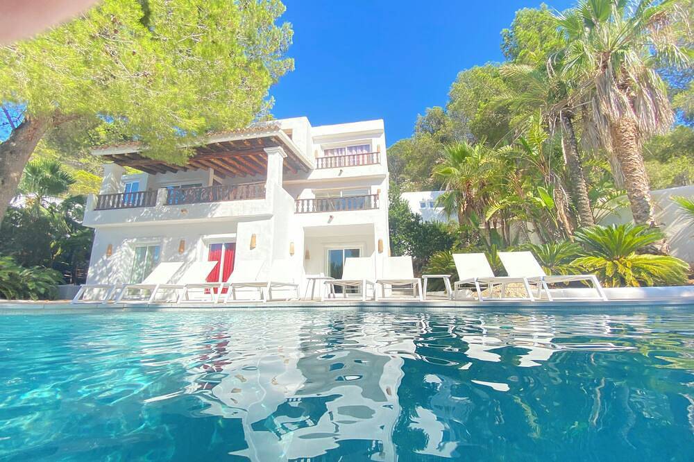 9 habitaciones, 8 baños - Una villa lujosa con piscina y la mejore vista al mar in San Juan Bautista, Ibiza Norte