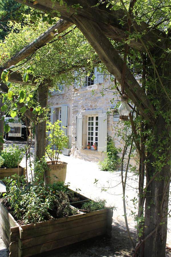 Cottage pour 4 personnes, avec jardin et vue ainsi que sauna et piscine, animaux acceptés à Castans
