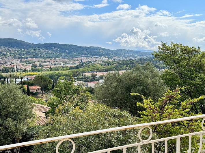 Location de vacances pour 8 personnes, avec jardin ainsi que piscine et balcon à Draguignan - 2