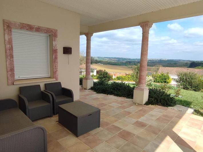 Location de vacances pour 8 personnes, avec piscine ainsi que vue et terrasse à Calignac - 3