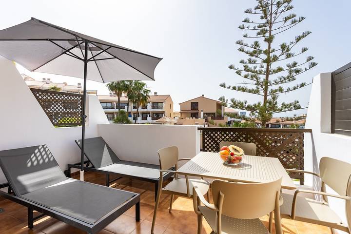 Apartamento entero, Home2Book Trendy Apt Pool & Terrace Golf del Sur in Golf del Sur, San Miguel de Abona